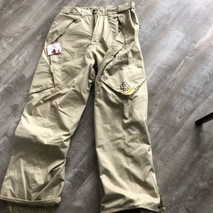 Snowboard pants